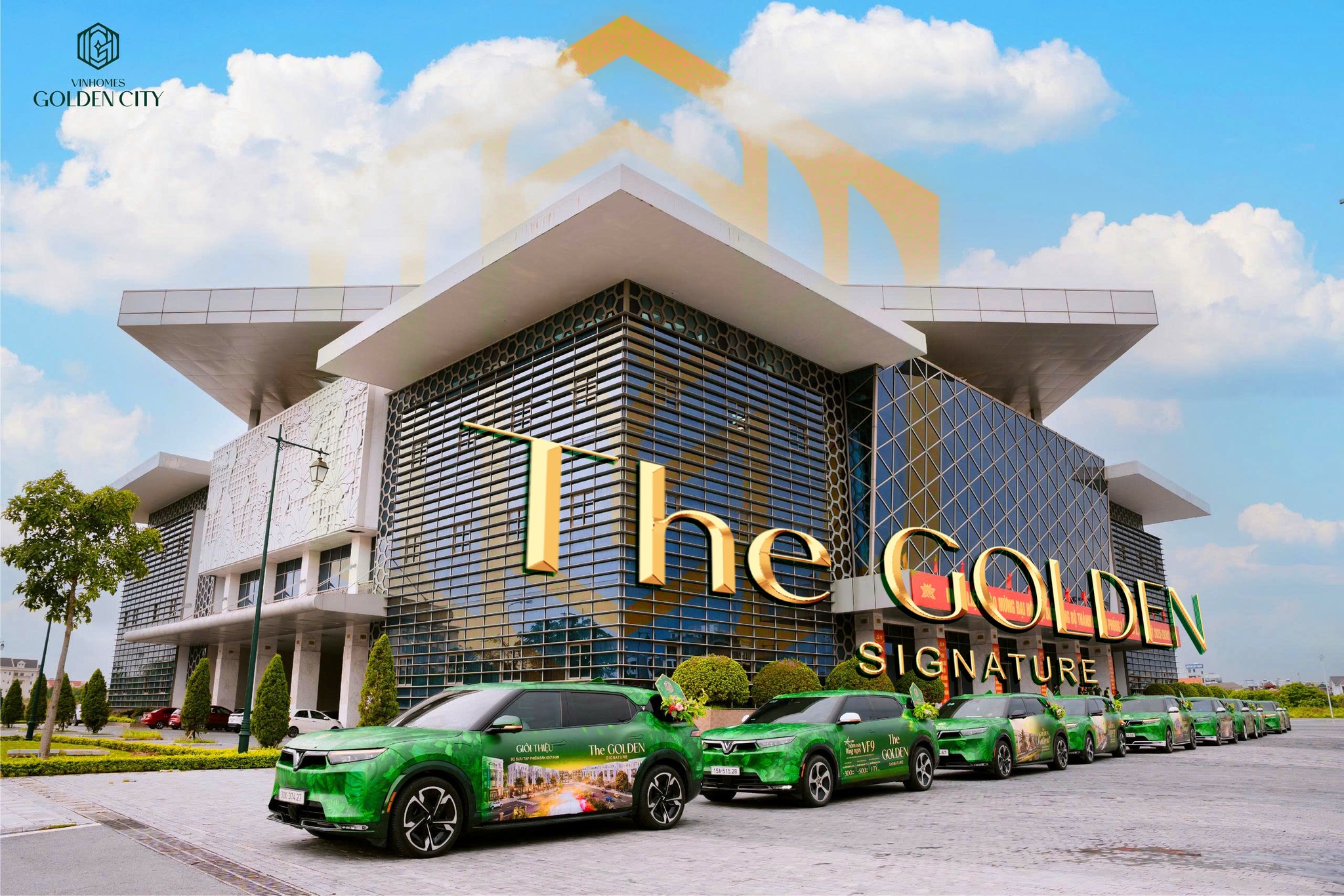 Đoàn siêu xe VF9 phủ sắc xanh sang trọng diễu hành qua trung tâm thành phố Hải Phòng – mở màn cho hành trình Roadshow The Golden Signature.