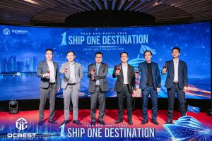  Đội ngũ BLĐ của QCbest nâng ly chúc mừng