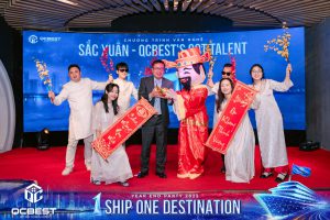 Tiết mục "cây nhà lá vườn" của team MKT Hà Nội