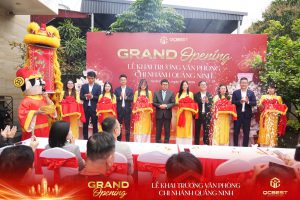 Khoảnh khắc cắt băng khánh thành chi nhánh QCbest Quảng Ninh